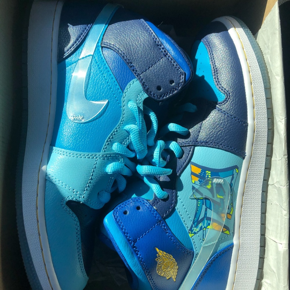 Jordan Retro 1 MID